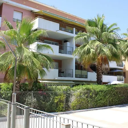 Le Castel D'azur 케인즈수르메르